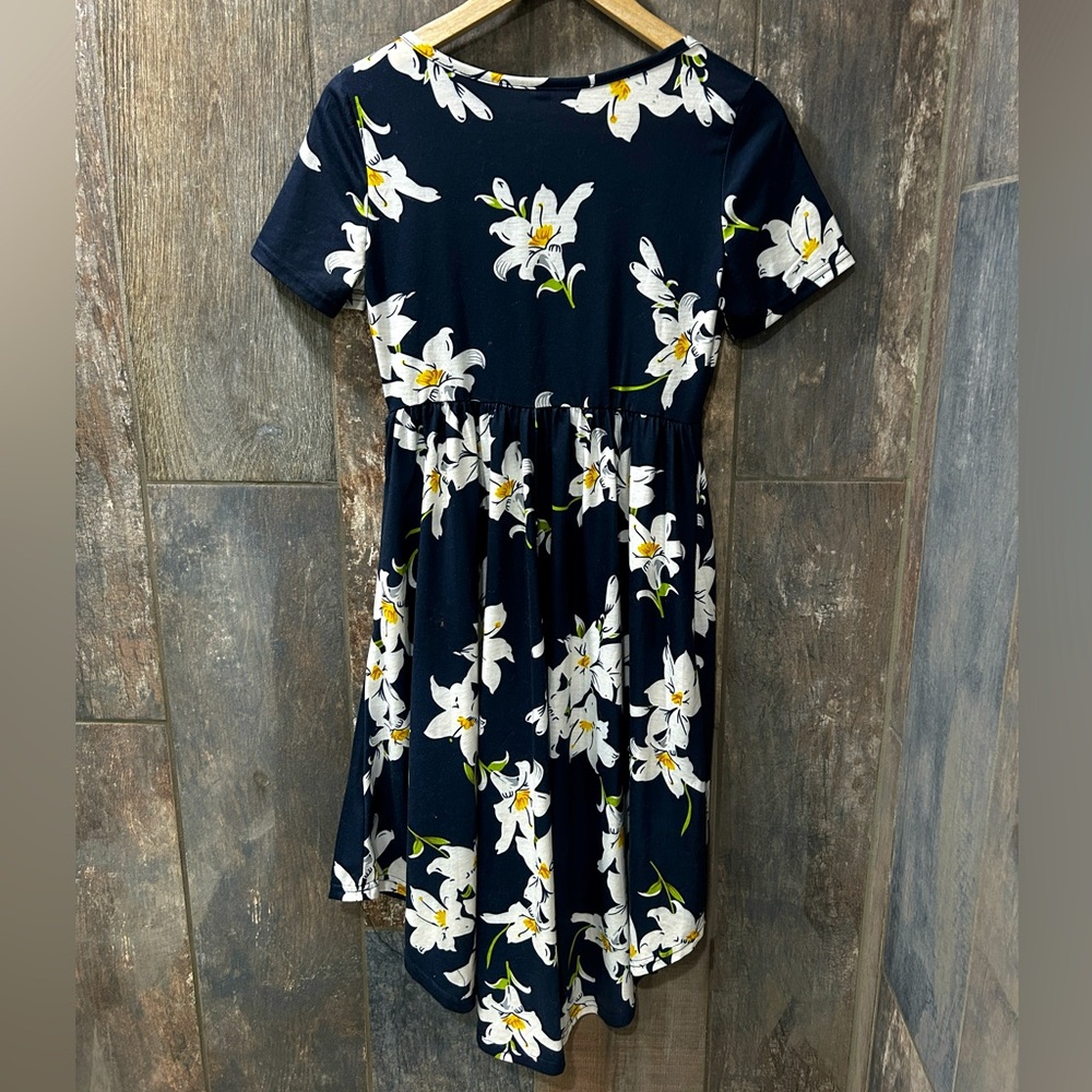 Small - Short Sleeve High/Low Dress - Navy with Lilly Pattern - Picture 2 of 4